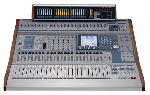 DM-4800+-+Table+de+mixage+num%E9rique+-+Tascam, cliquez pour agrandir 